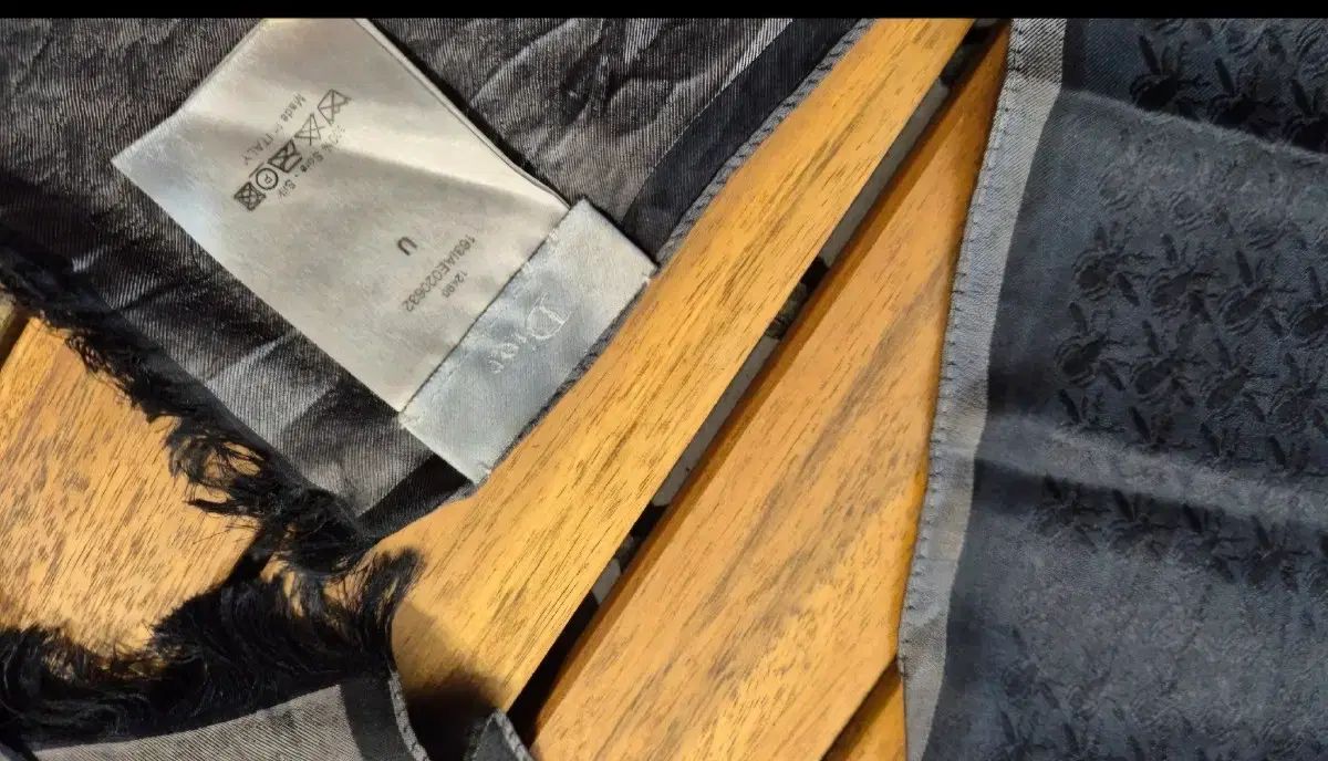 ディオール 正規品 シルク100% アウトレット スカーフ イタリア 秋冬