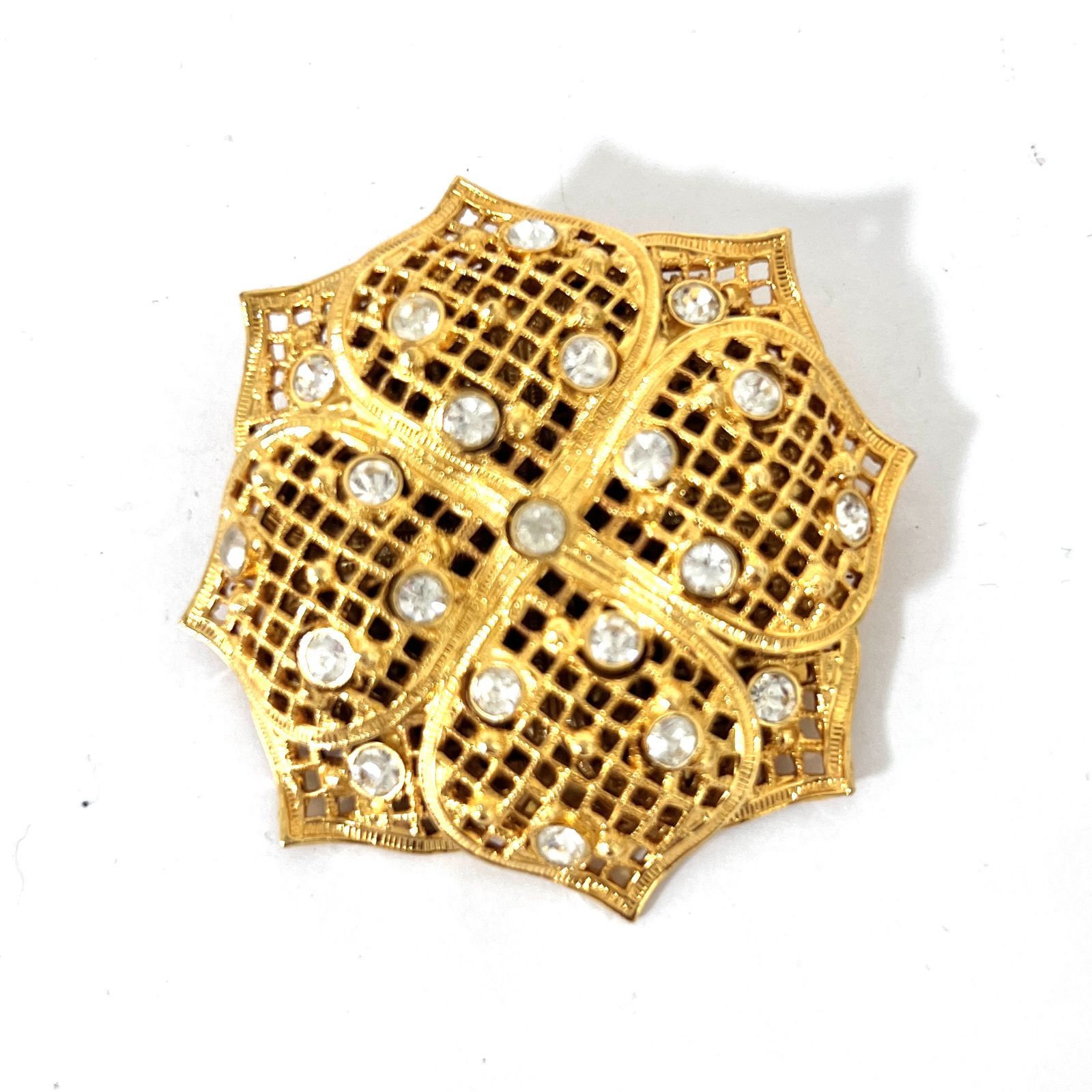 SD 4654 CELINE セリーヌ ブローチ ピン バッジ ラインストーン ゴールド フラワー 花 網目 GP