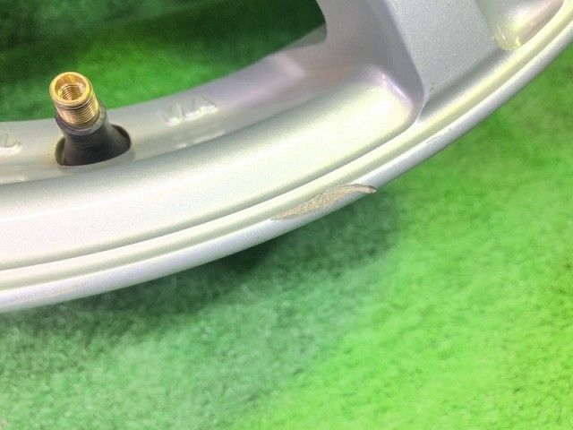 シルバー 15インチ