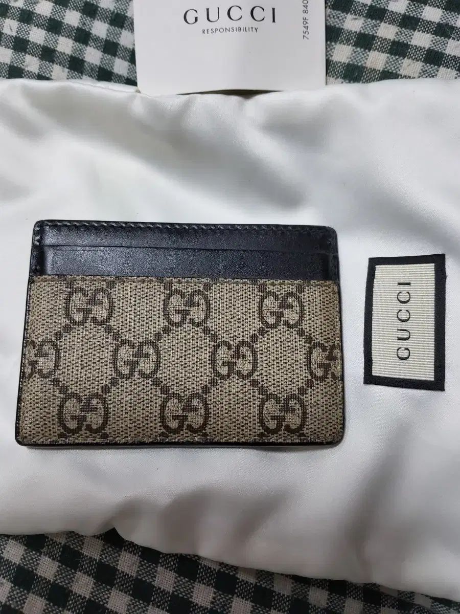 グッチ GG タイガー カードウォレット