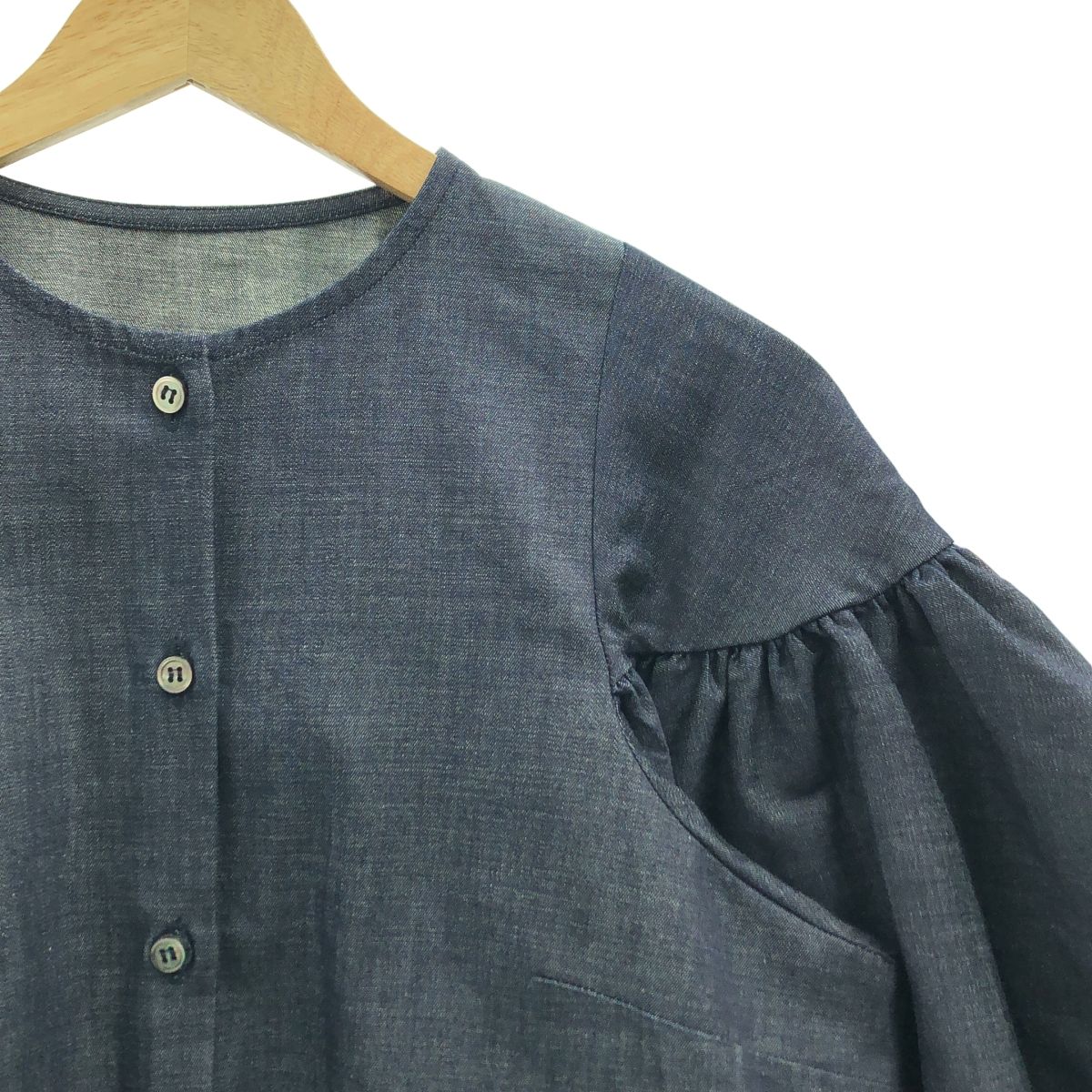 【美品】  aLORS / アロー | EstelleJean エステルジーン M-L フリル トップス | M-L | インディゴ | レディース アロー（aLORS）」の復刻デニムブラウス“エステル ジーン”を