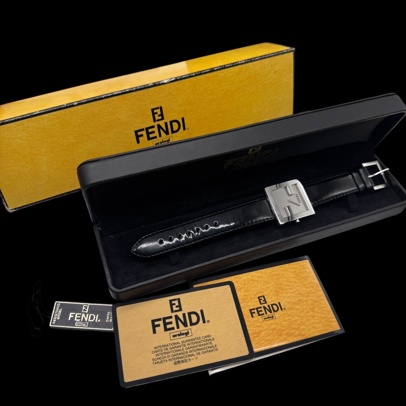 稼動品　FENDI フェンディ　ズッカベルト スクエア クアドロ　腕時計 稼動品 FENDI フェンディ ズッカベルト スクエア クアドロ 腕時計