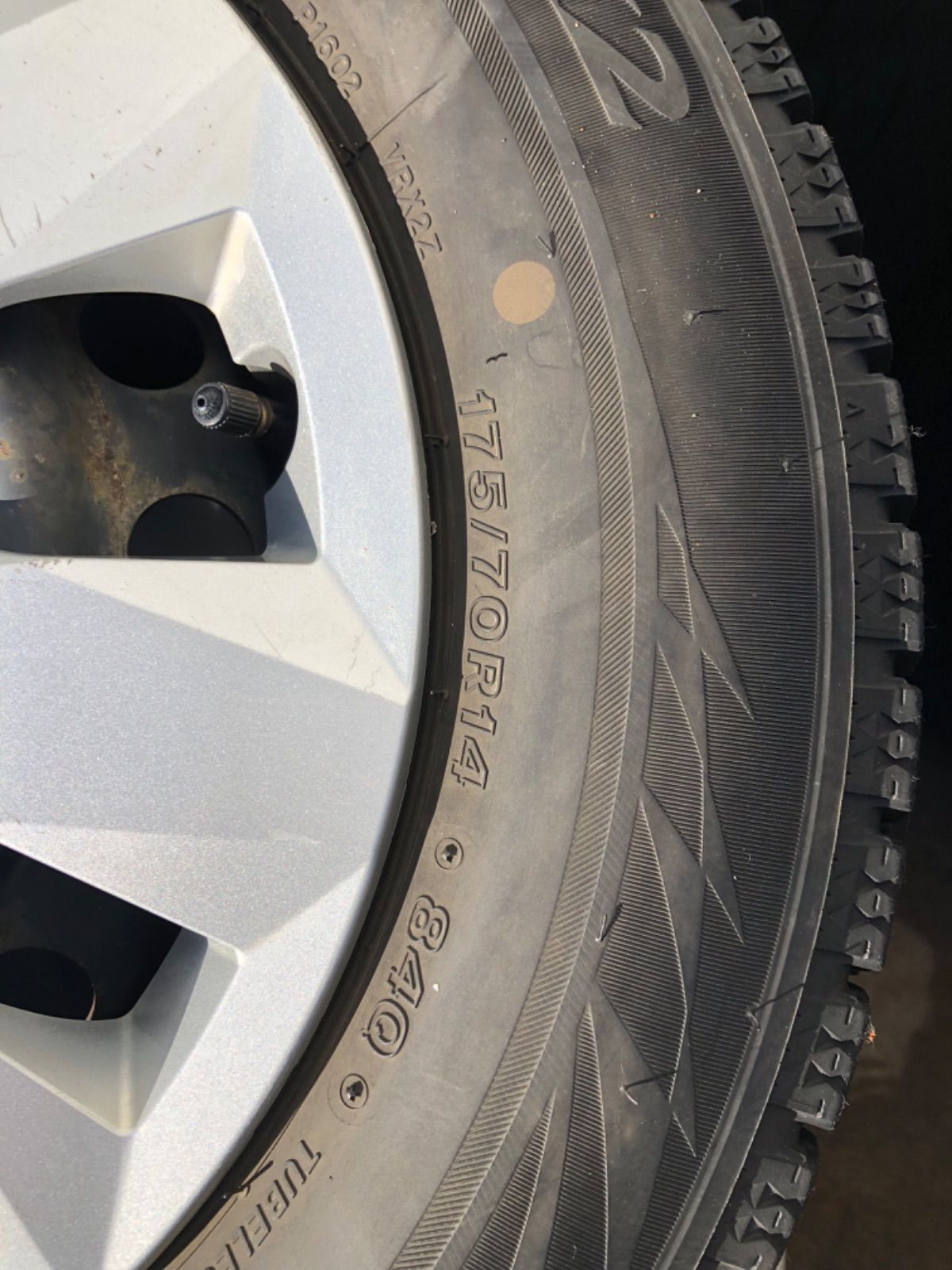 175 70 14 スタッドレス4本