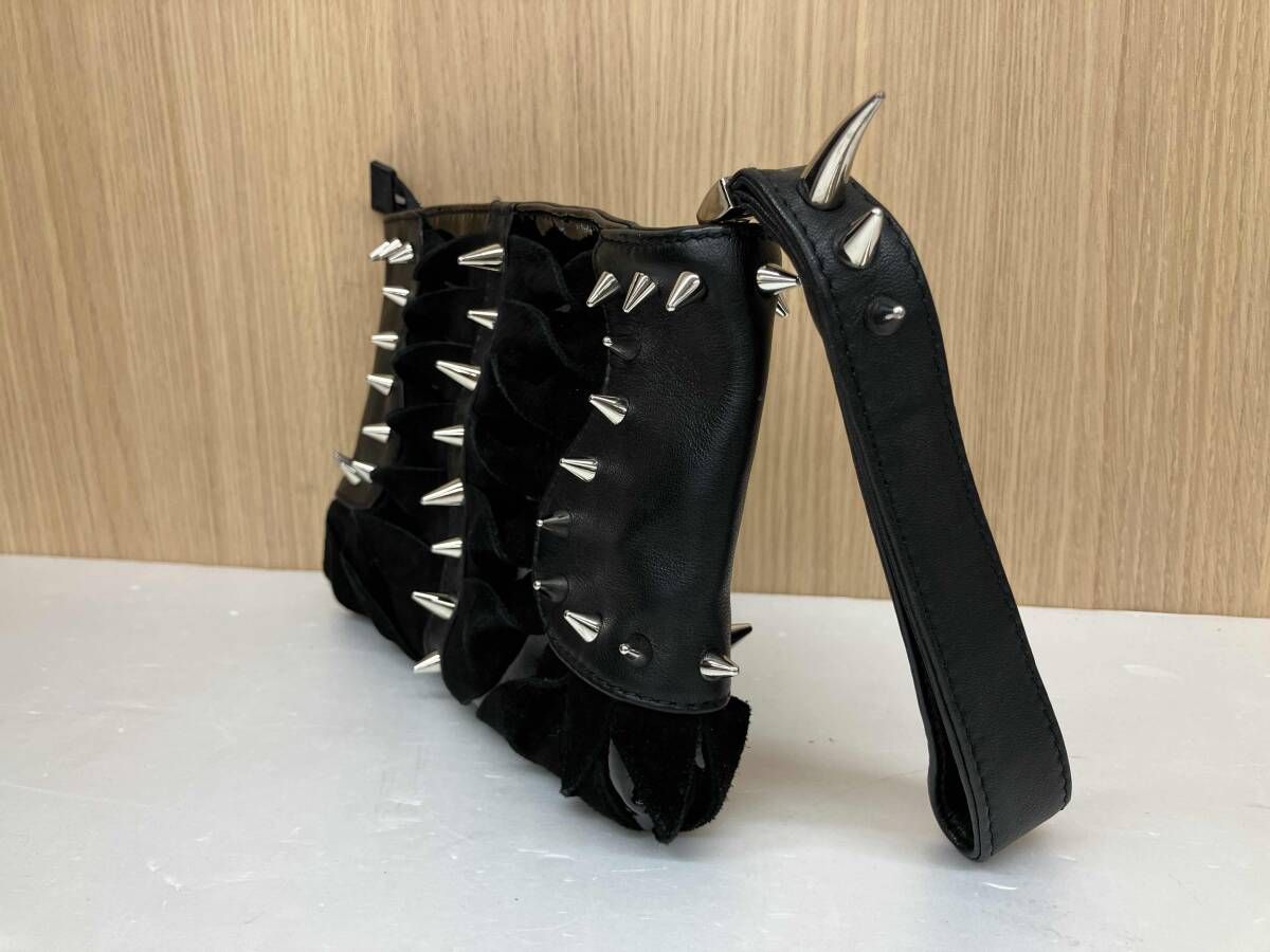 Christian Louboutin クリスチャンルブタン セカンドバッグ スタッズ