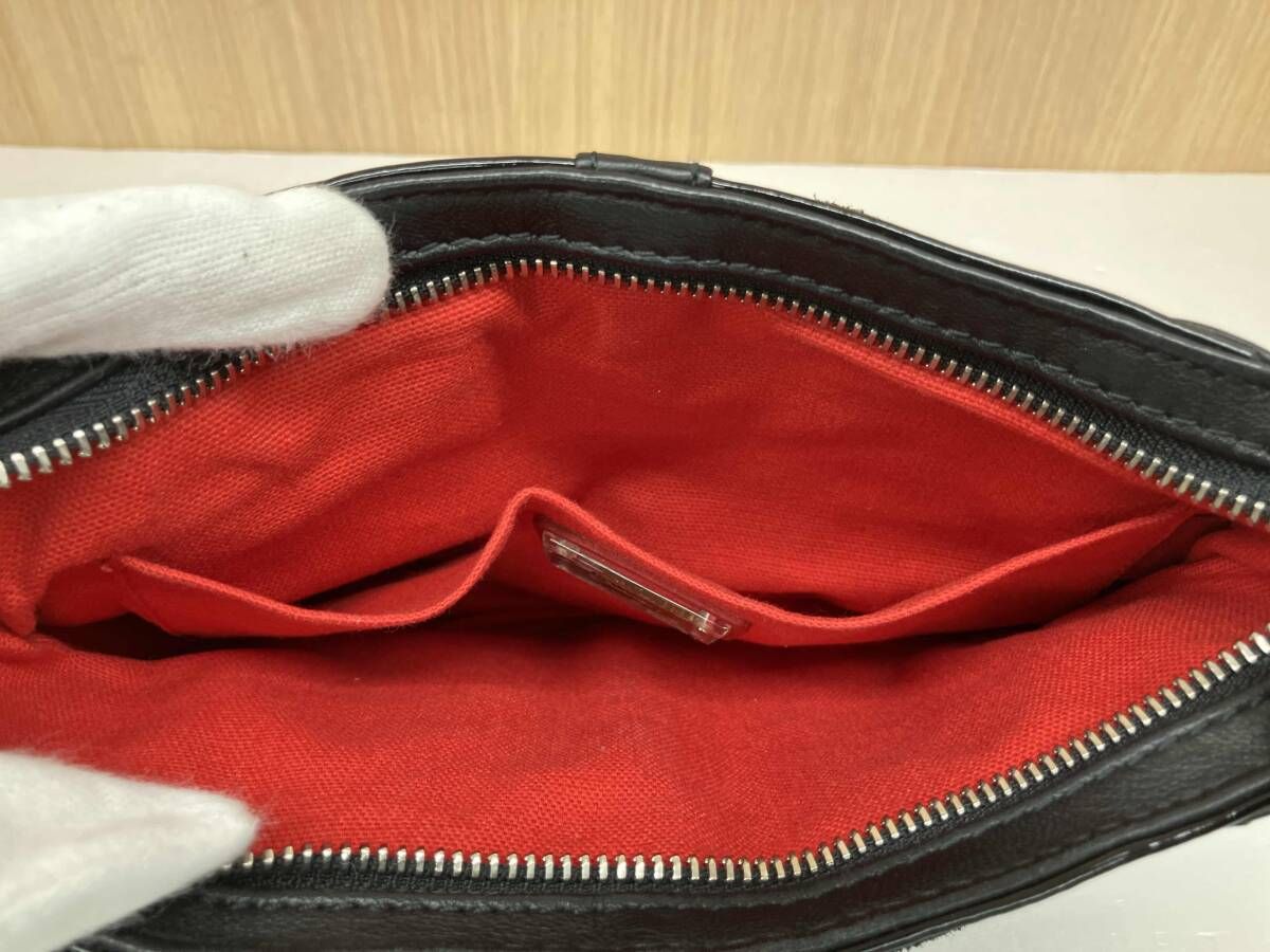 Christian Louboutin クリスチャンルブタン セカンドバッグ スタッズ付きクラッチバッグ レザー スエード 保存袋あり ブラック 通年 羽織り ベージュ系