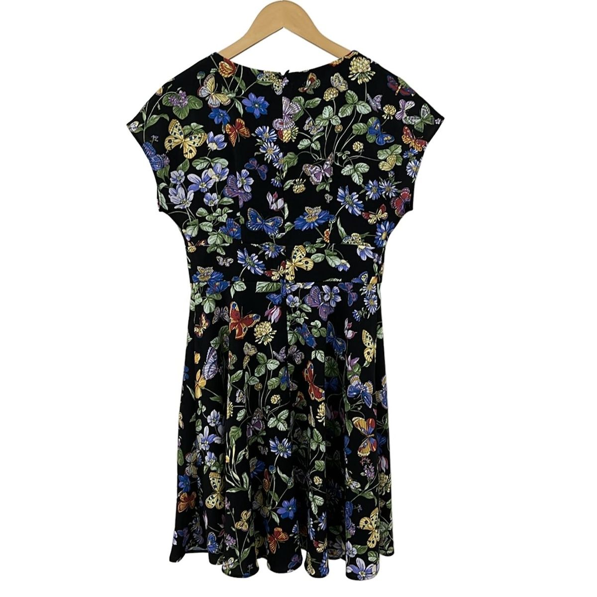 ダイアグラム ワンピース サイズ38 M レディース - 黒×ブルー×マルチ 半袖 ひざ丈 花柄 バタフライ 蝶 柄