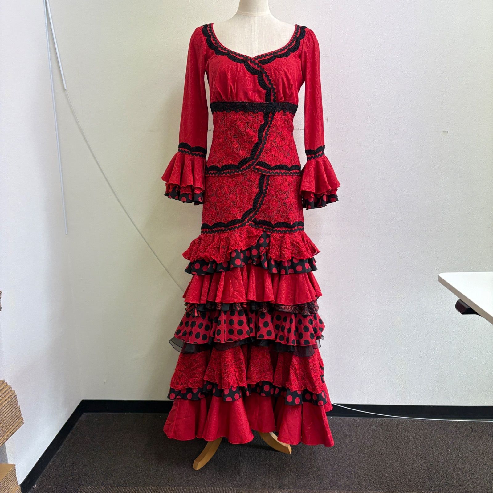 LA PALMA フラメンコ衣装 ツーピース ブラウス フリル ファルダ レース 赤 ドット花柄
