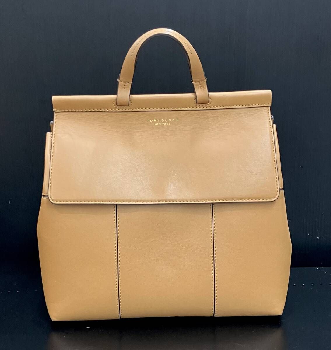 TORY BURCH YORK トリーバーチ レザー リュックサック タウンユース 書類カバン ビジネス 外寸目安 cm 通勤 通学