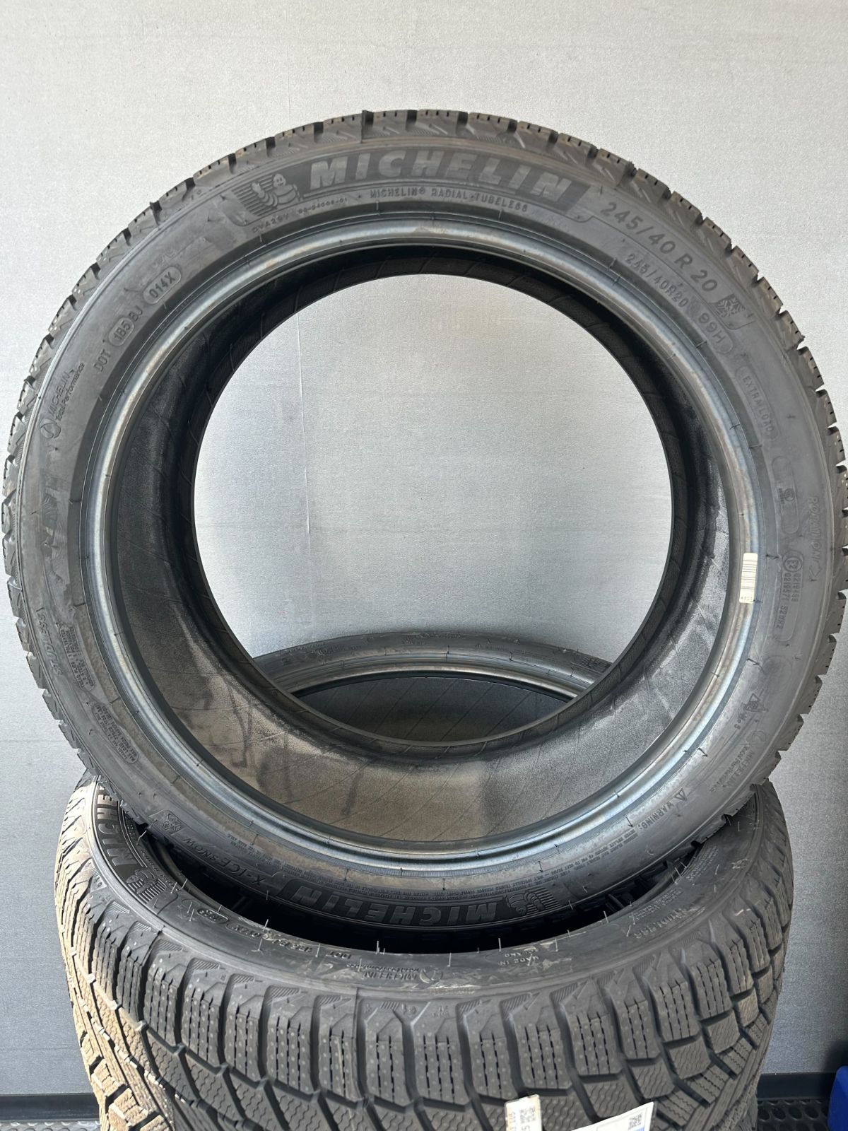  正規輸入品 245 40 R 20 X ICE SNOW スタッドレスタイヤ 4本セット ミシュラン エックスアイス スノー SUV 99 H XL 矢東タ 20インチ スタッドレス