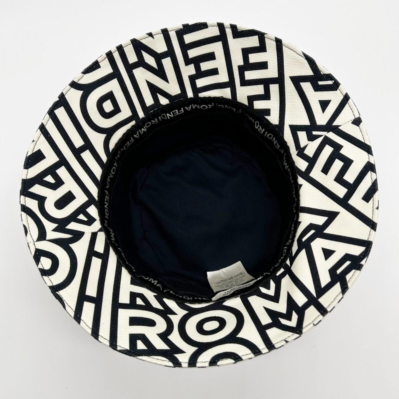 新品未使用　FENDI × MARC JACOBS バケットハット M 59㌢ 新品未使用 FENDI × MARC JACOBS バケットハット M 59㌢