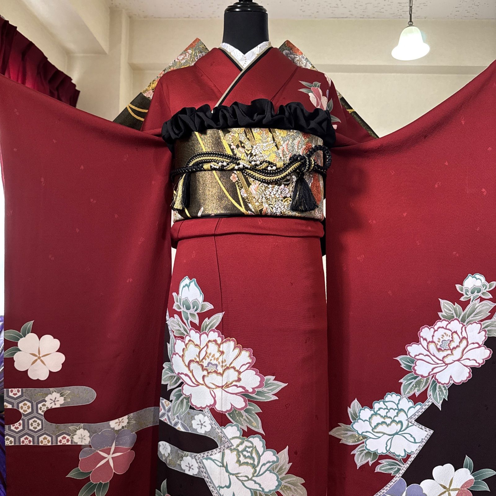 豪華振袖セット(4点)・袋帯・半衿・帯揚げ・正絹・駒刺繍・大輪牡丹