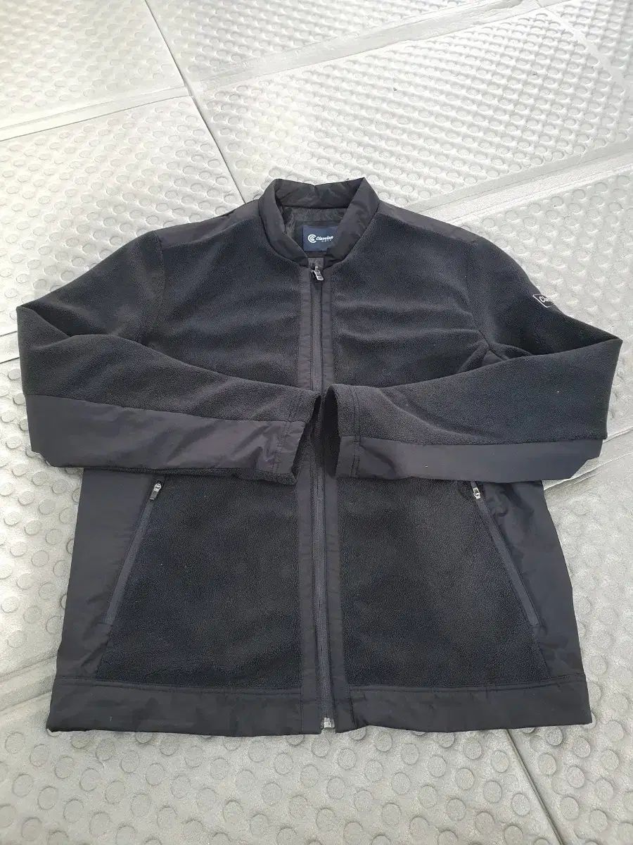 Cleveland Golf 黒色フリースジャケット