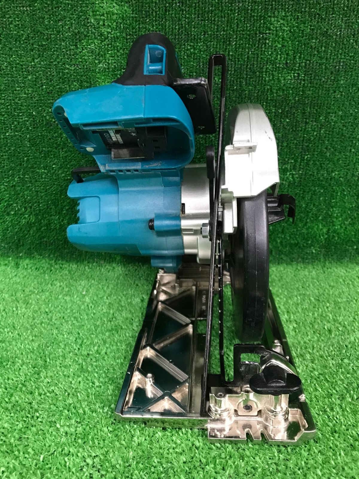 品 0906 makita マキタ 165㎜ 18 v充電式マルノコ 青 本体のみ HS 610 DZ