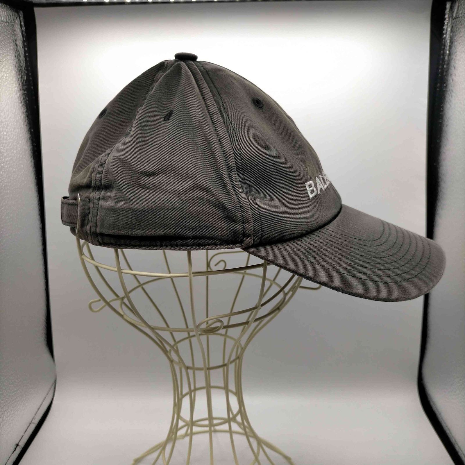 バレンシアガ BALENCIAGA イタリア製 ロゴ刺繍 キャップ　メンズL バレンシアガ BALENCIAGA イタリア製 ロゴ 刺繍 ベースボール キャップ