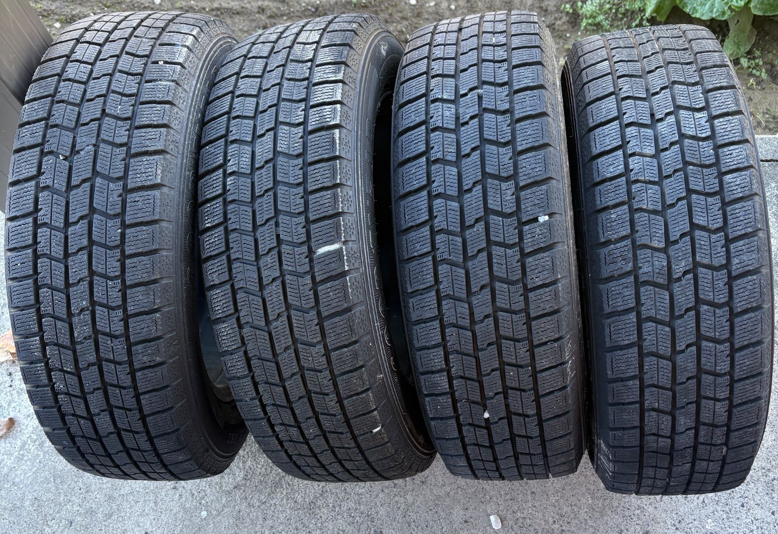 ライズ ロッキー 4 H 16インチ スタッドレスホイールセット