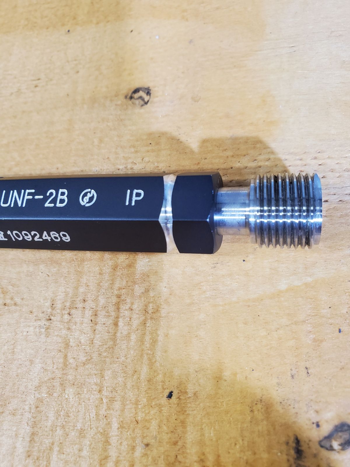  KGW ネジゲージ ネジプラグゲージ セット U 5 8-18山 PT 3 8-19山 M .8 その他 切削 切断 穴あけ