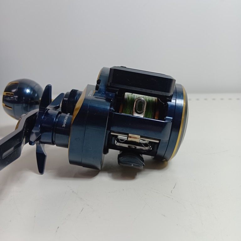  DAIWA ダイワ 631544 299933 釣り用品 リール ベイトリール 21ソルティガIC 100 H DH キズ有 程度AB 両軸リール リール