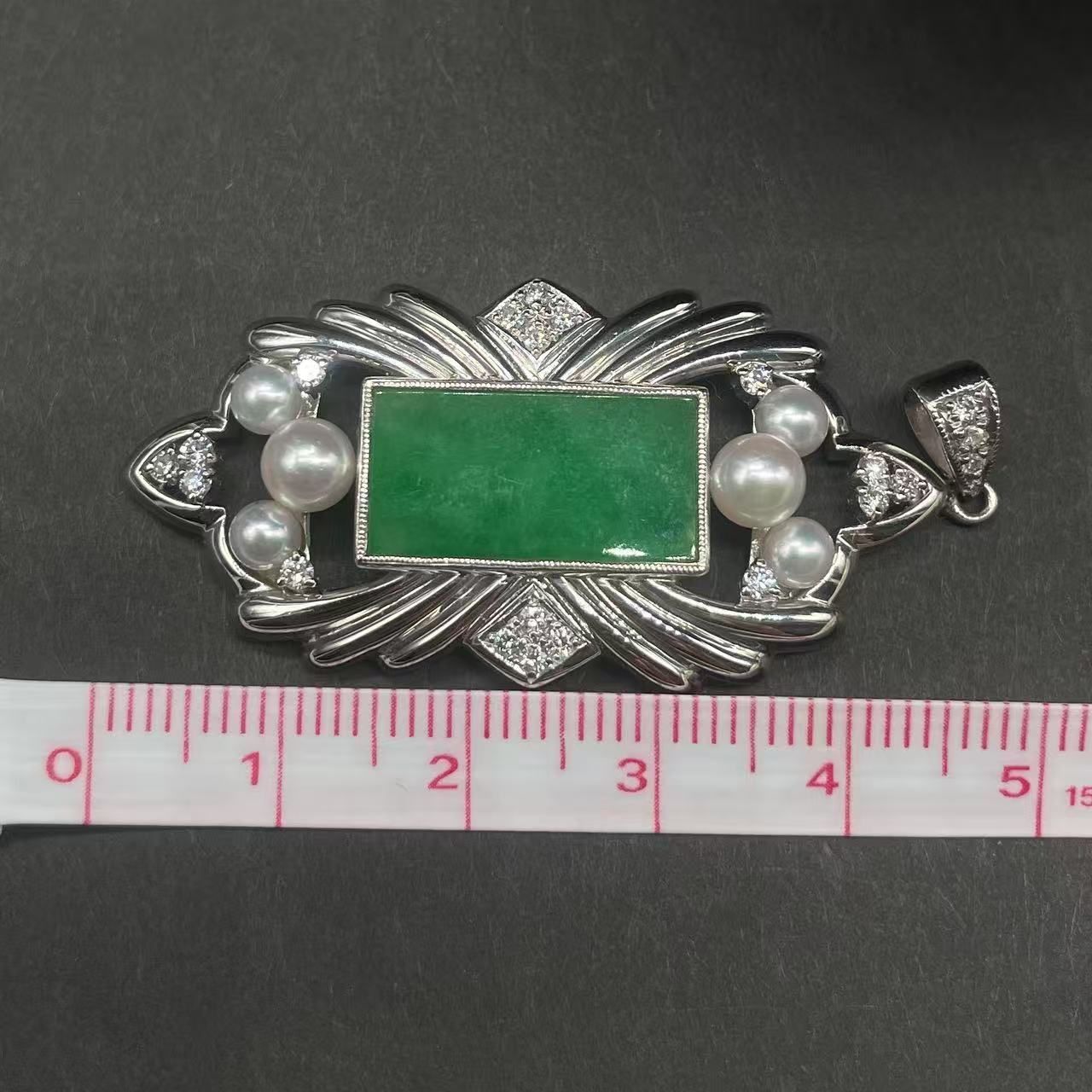 ヒスイ3.87ct ダイヤモンド0.31ct ペンダント Pt900 -X10454 - メルカリ