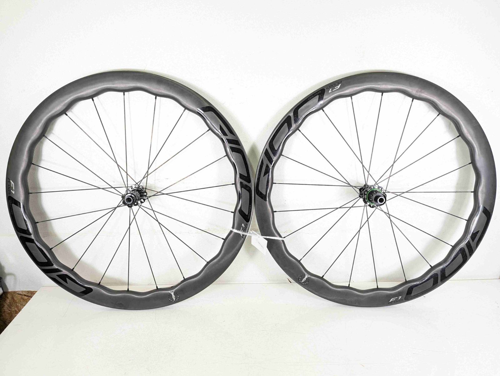 並品 GIOO F 1 PRO 45 チューブレス 700 c Shimano 11 s ホイール
