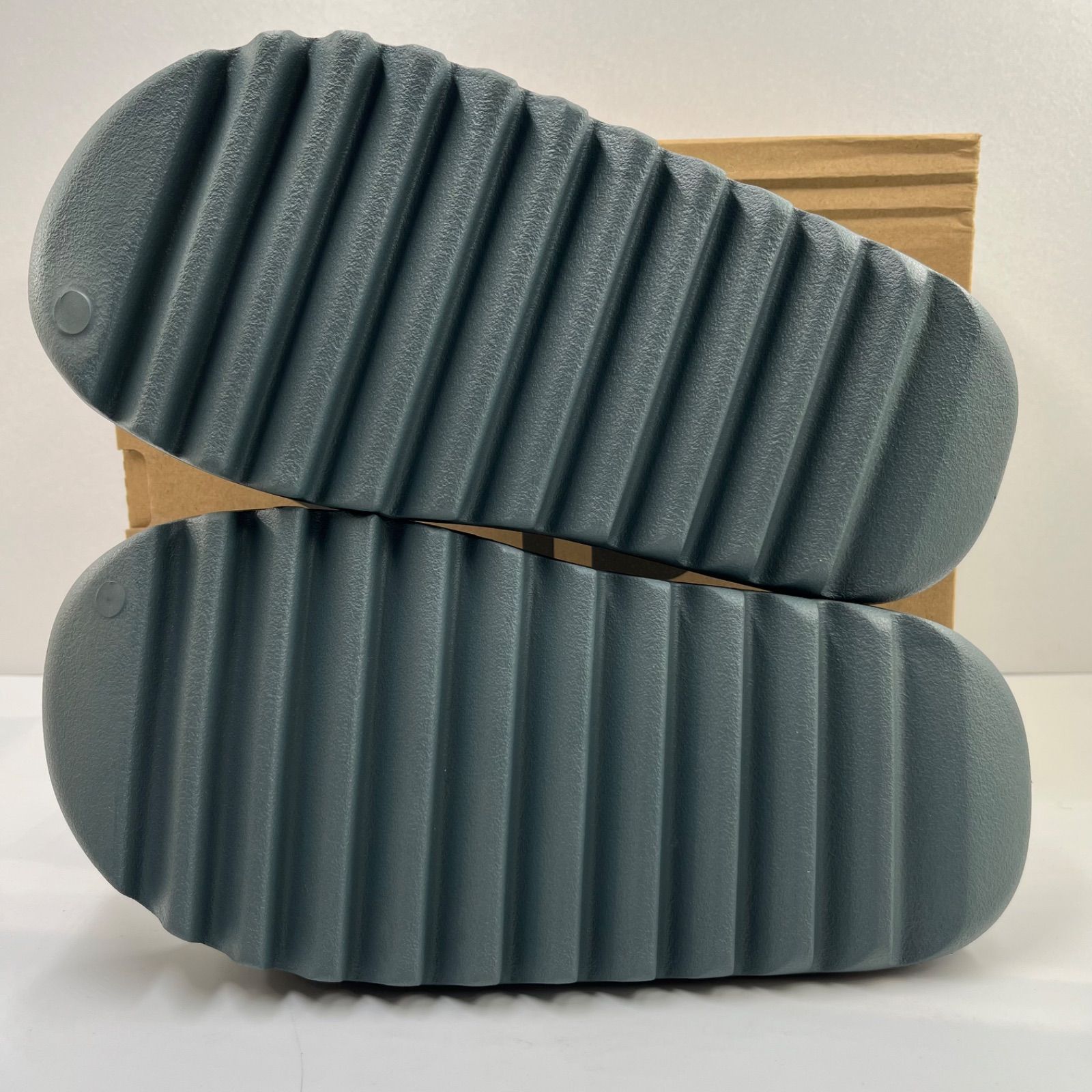 訳アリ 新品/箱破損あり】26.5cm adidas YEEZY Slide 