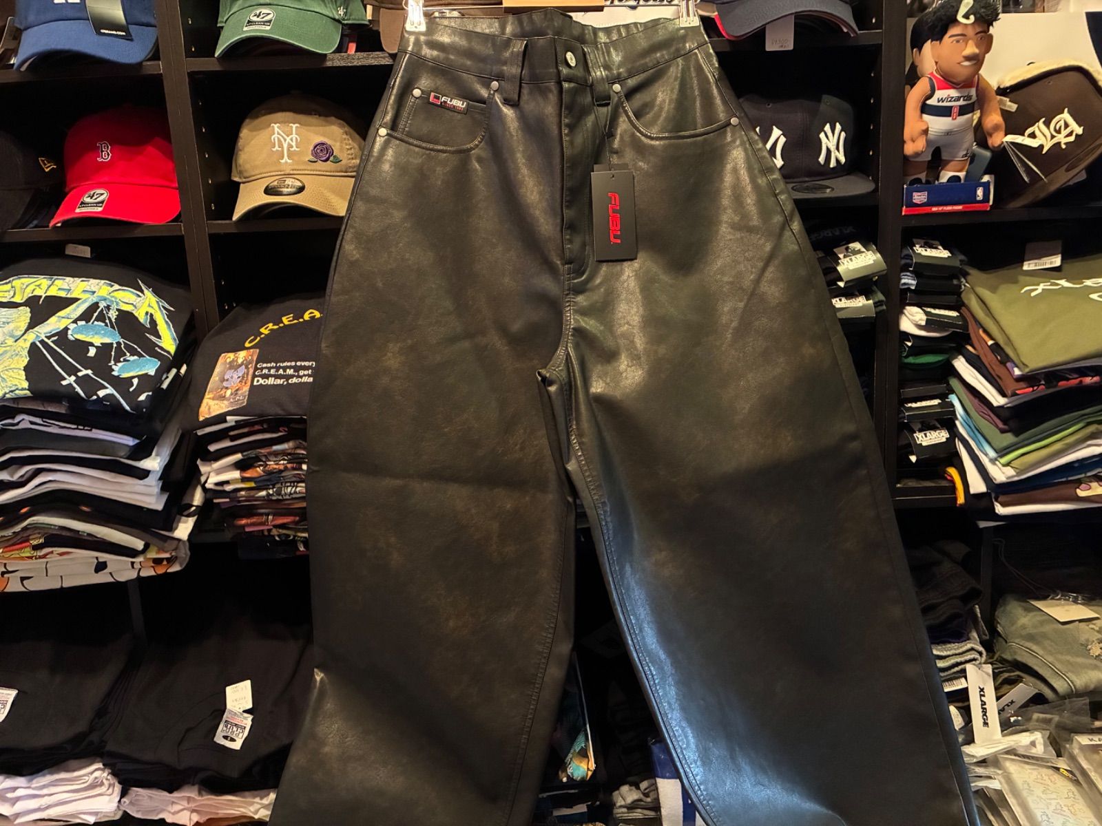 FUBU FAUX LEATHER BUGGY PANTS フェイクレザー バギーパンツ FAM-61502 BLACK 34インチ