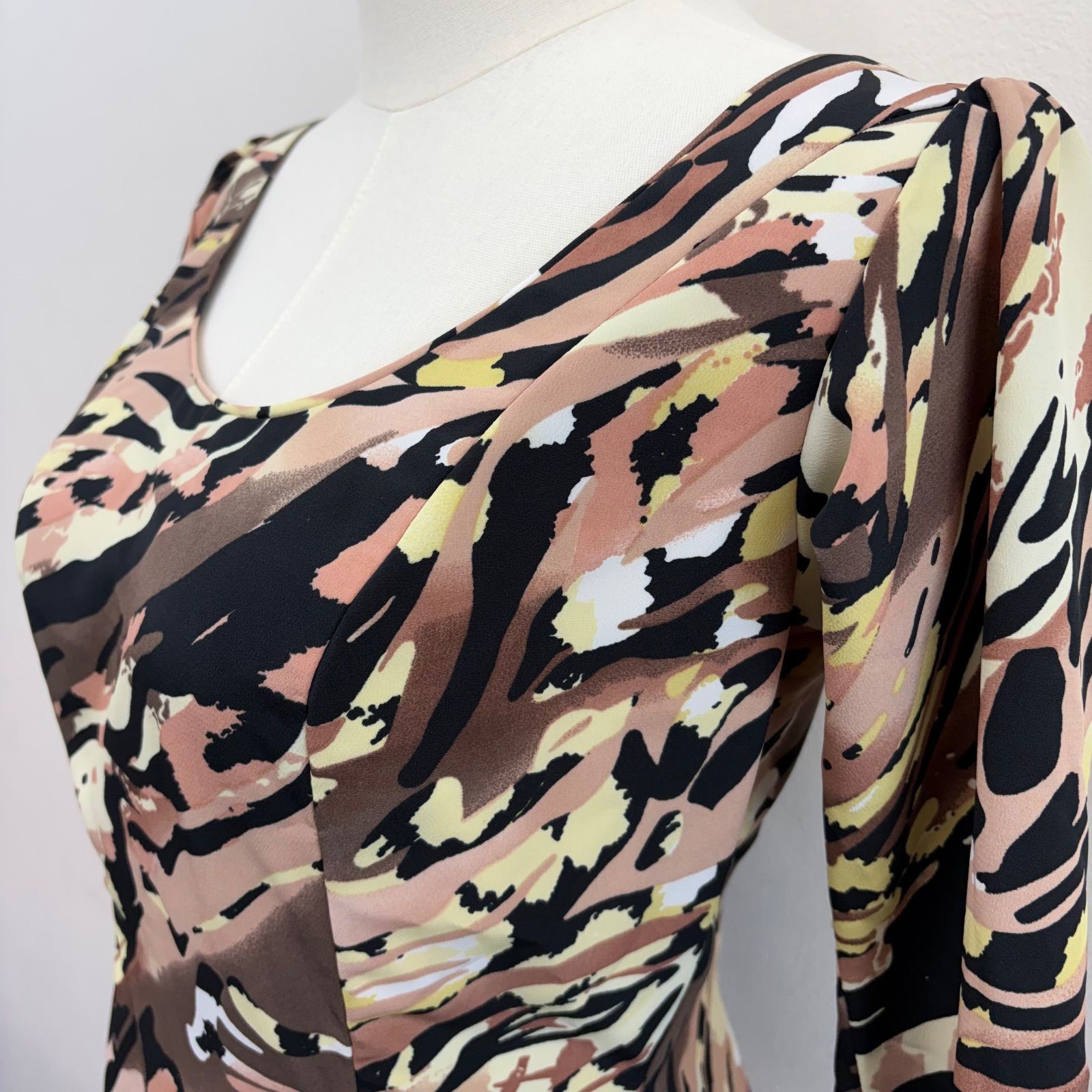 オレンジ ビッグウエーブ柄物