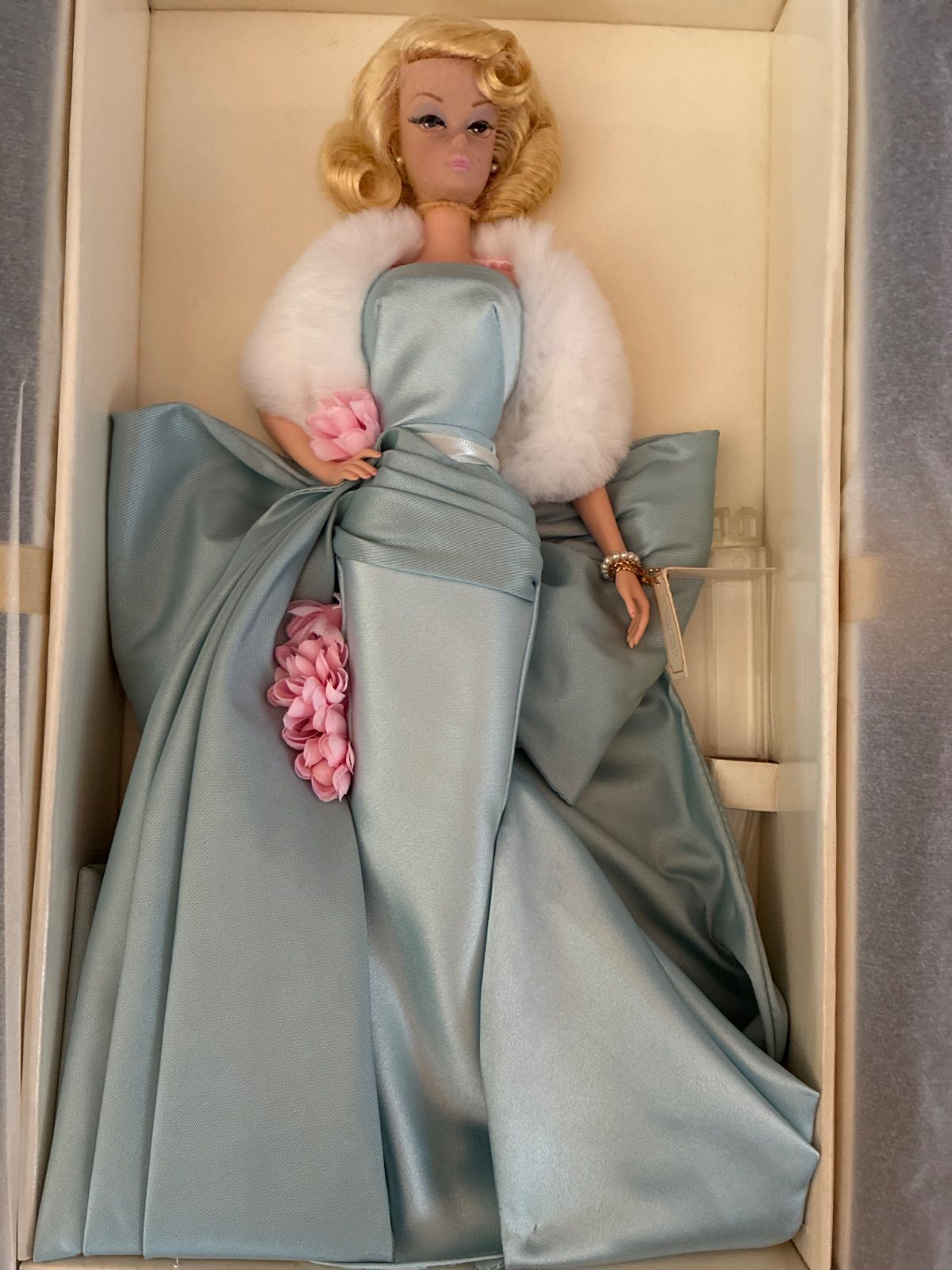 バービー ファッションモデル リミテッドエディション Delphine シルクストーン