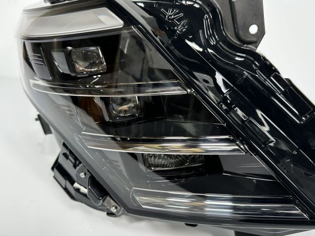 極美品/低走行 セレナ C28 FC28 GC28 GFC28 純正 三眼LED 右ヘッド