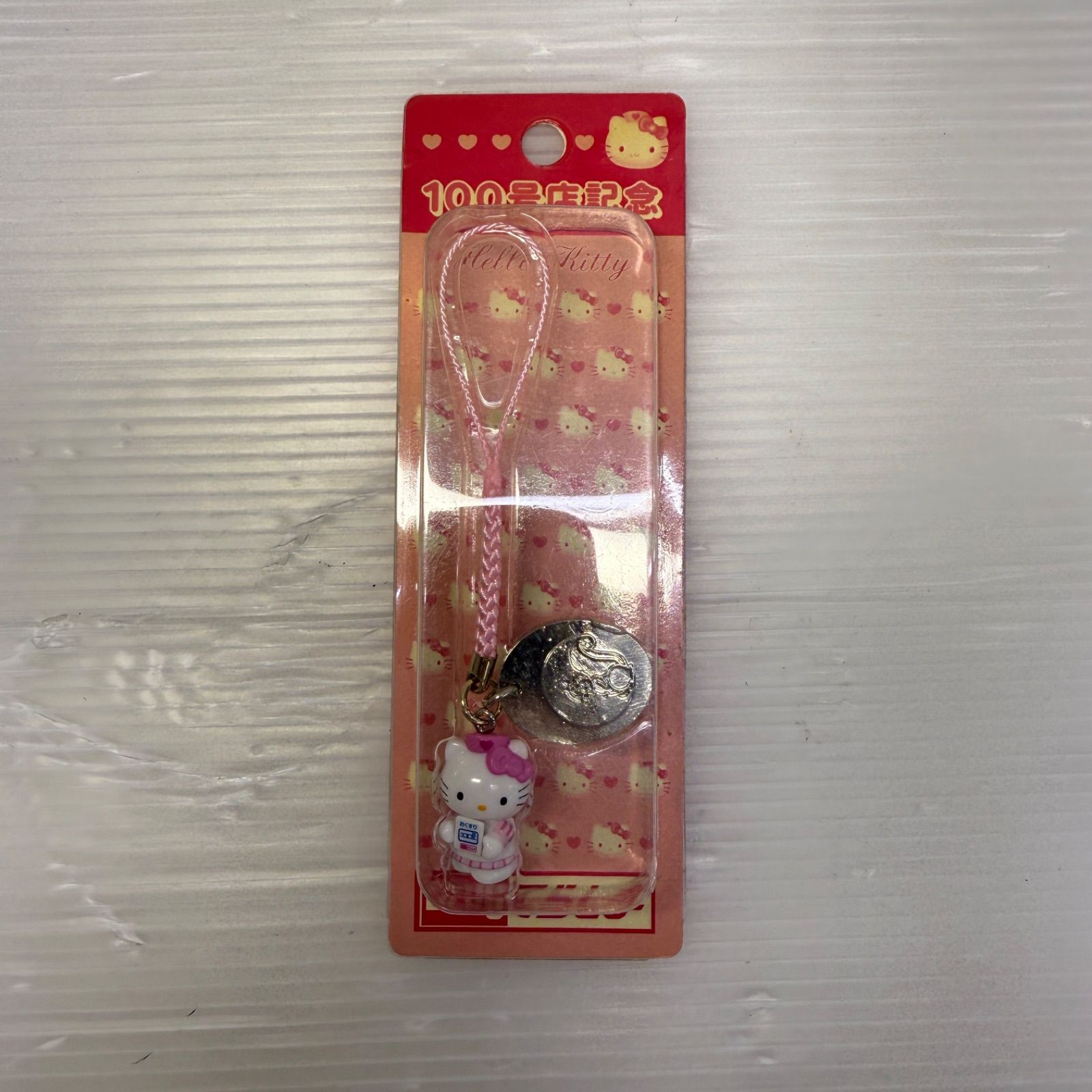 希少☆ハローキティ キティちゃん☆100号店記念 キーホルダー