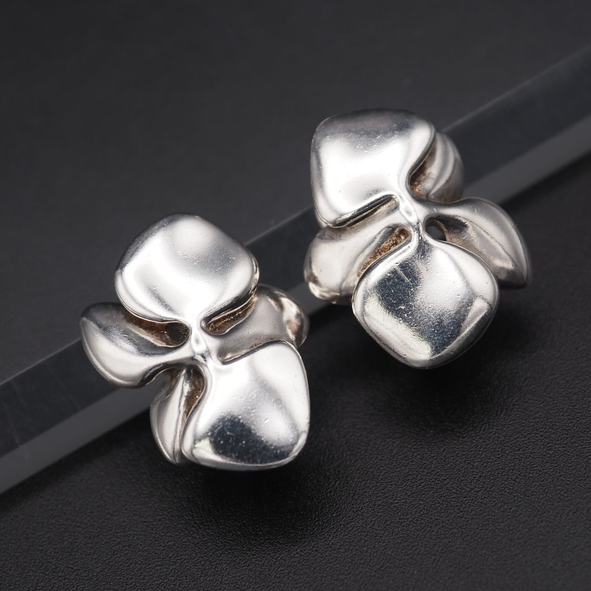 L 309 アンジェラ カミングス ANGELA CUMMINGS STERLING刻印 イヤリング デザイン シルバー