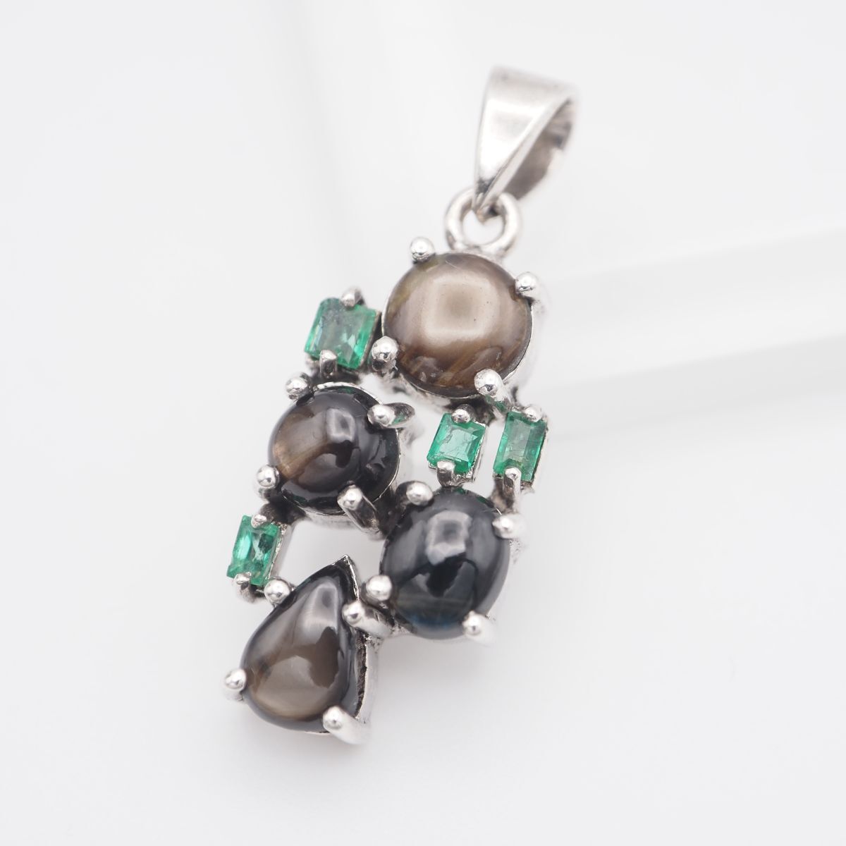 L 421 ブラックスターサファイア グリーンストーン ペンダント トップ デザイン シルバー チャーム ヘッド