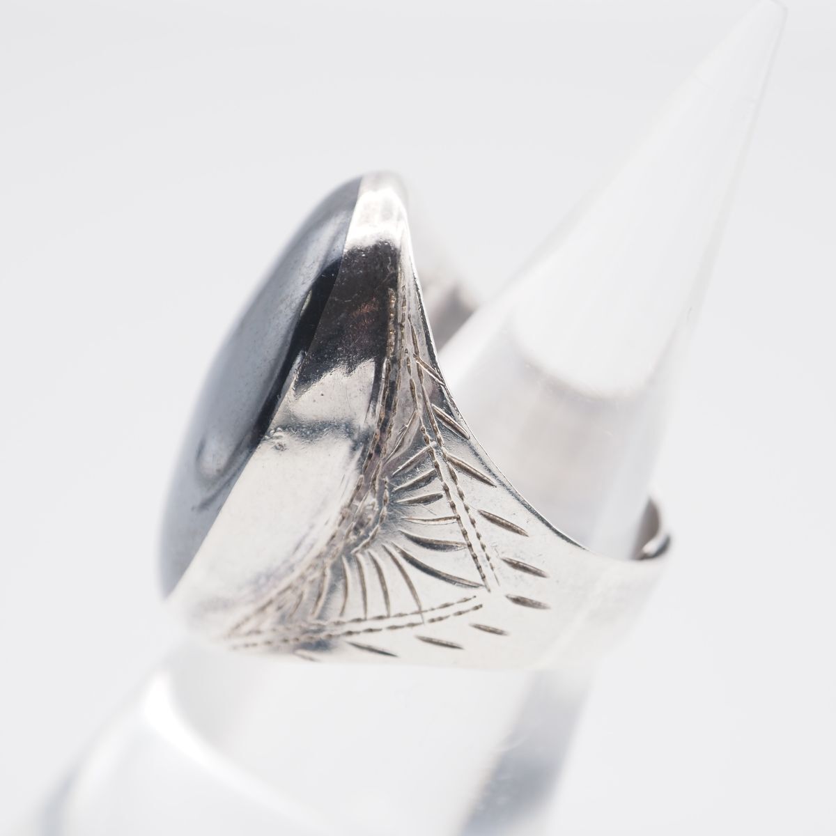 L435 ヘマタイト風 THAILAND STERLING刻印 リング 大ぶり 彫刻