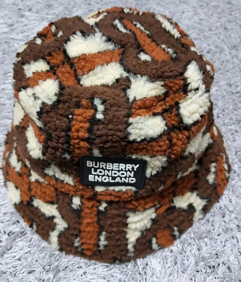 バーバリー フリースボアキャットハット フリーサイズ