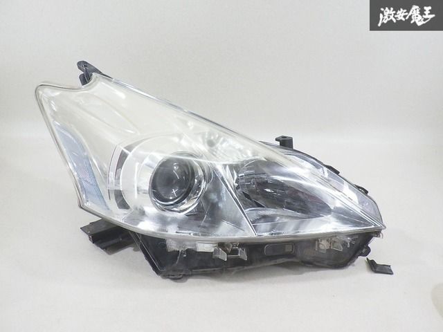 中古品☆プリウスα左右ヘッドライト☆前期用ZVW 40W/ZVW41W 中古品☆プリウスα左右ヘッドライト☆前期用ZVW 40W/ZVW41W トヨタ