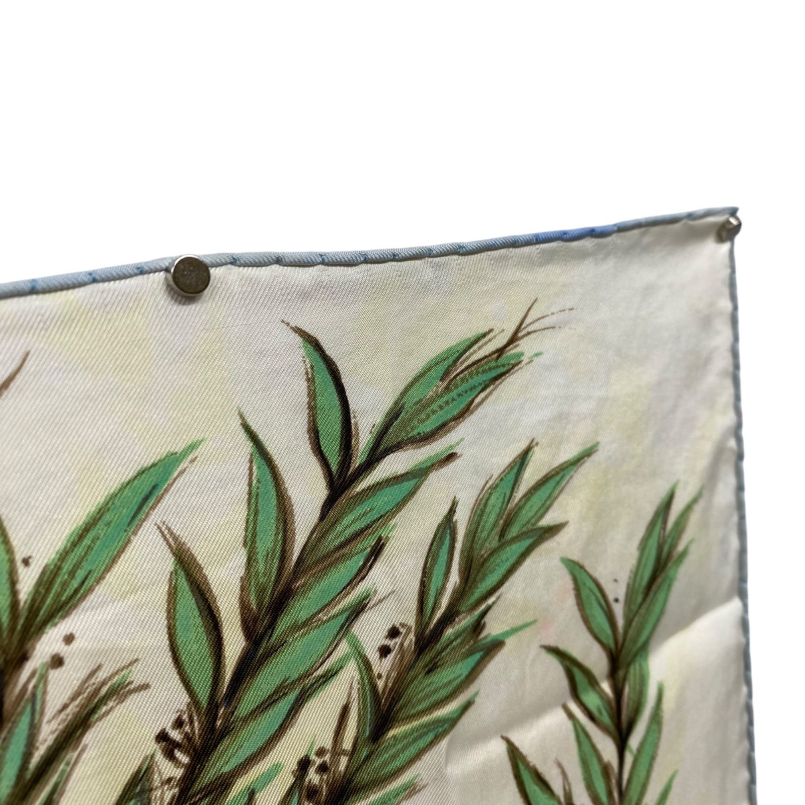 2026年午年　エルメス カレ90 CHANTILLY 競馬場 シルク スカーフ エルメス カレ90 CHANTILLY シルクスカーフ 競馬場 ホワイト 人気