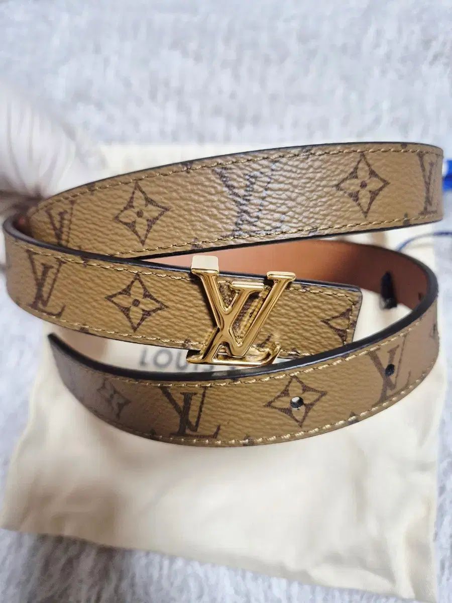  LV Louis Vuitton ルイヴィトン アイコニック リバーシブル レディース ベルト ベルト 小物