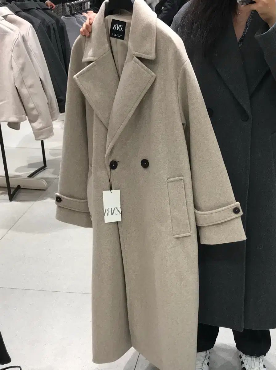 ザラ オーバーサイズ コート ベージュ