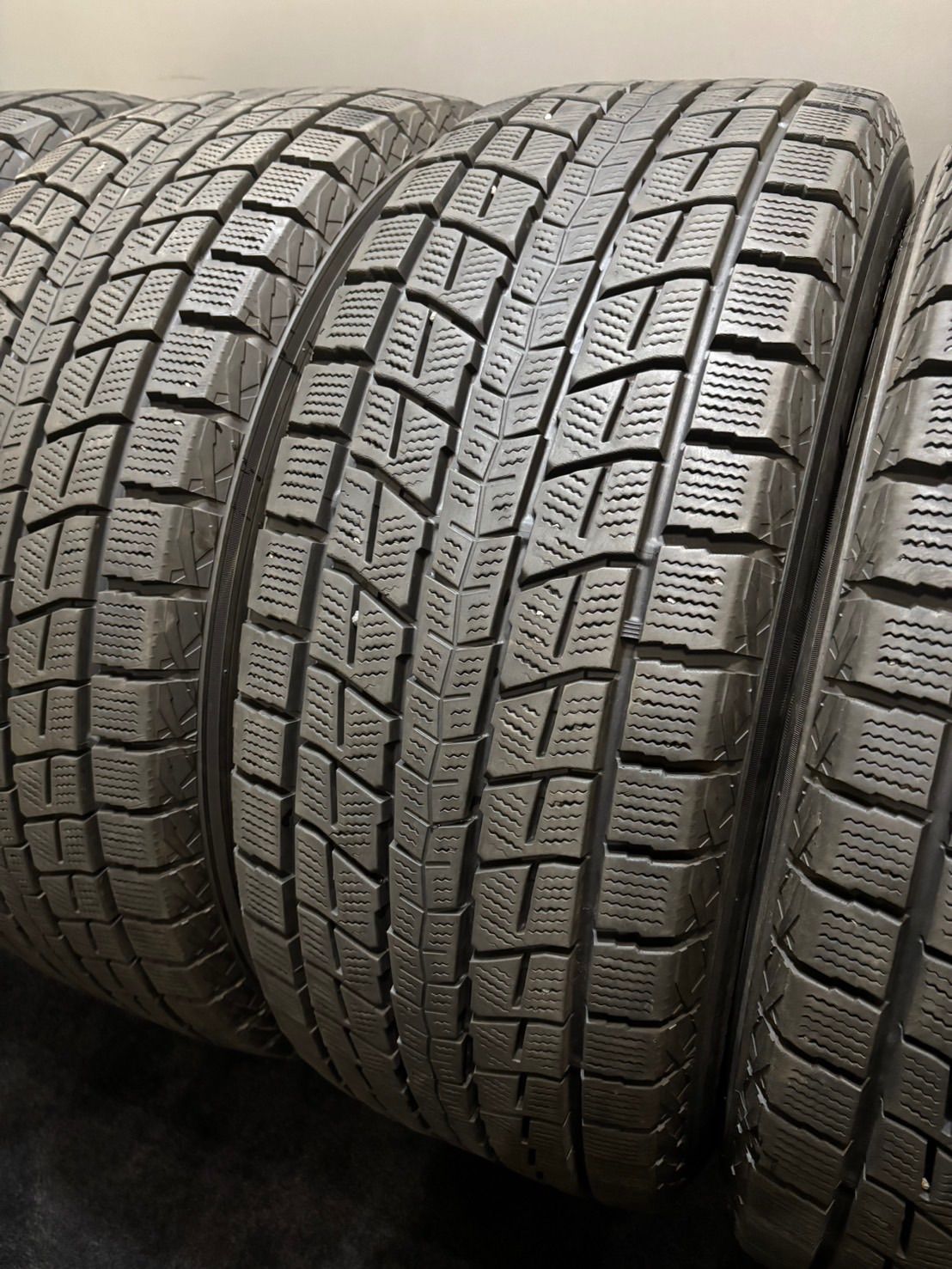 255 55 R 18 DUNLOP WINTER MAXX SJ 8 16年製 スタッドレス 4本 ダンロップ ウィンターマックス ポルシェ カイエン アウディ Q 7 南9 L 135