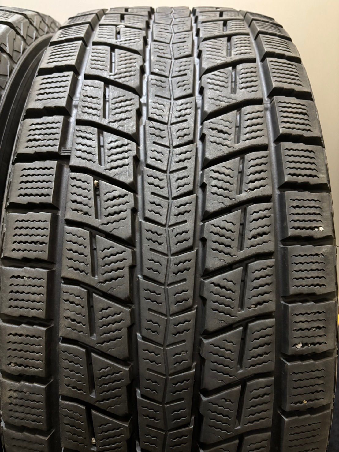 255 55 R 18 DUNLOP WINTER MAXX SJ 8 16年製 スタッドレス 4本 ダンロップ ウィンターマックス ポルシェ カイエン アウディ Q 7 南9 L 135