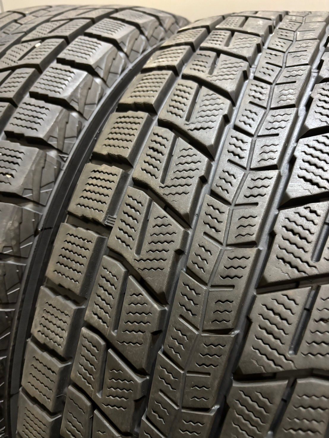  255 55 R 18 DUNLOP WINTER MAXX SJ 8 16年製 スタッドレス 4本 ダンロップ ウィンターマックス ポルシェ カイエン アウディ Q 7 南9 L 135 18インチ スタッドレス