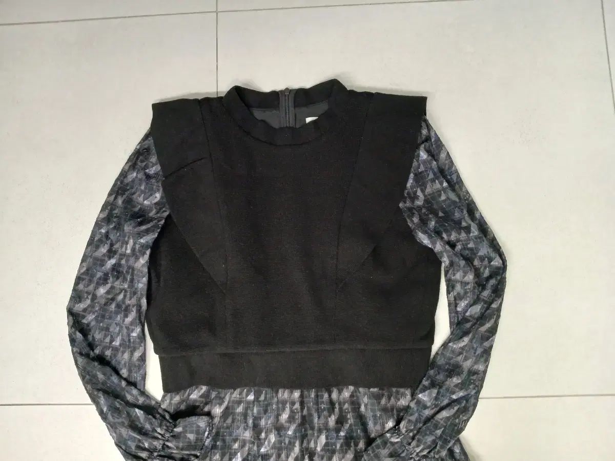 ブラックパータン ロング ONE PIECE