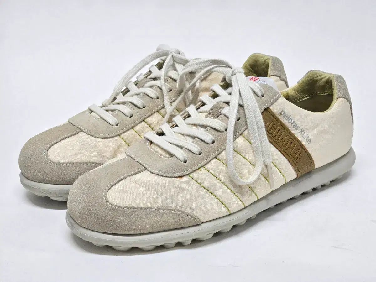 カンペール Pelotas X Lite スニーカー アイボリー 40 250-255mm