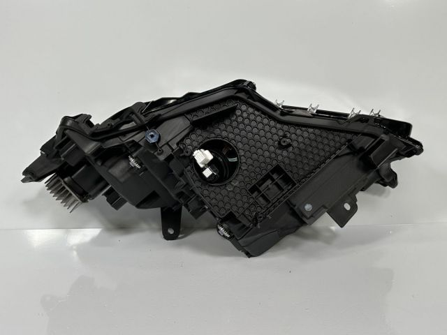極美品/低走行 クラウンクロスオーバー TZSH35 AZSH35 純正 4眼フルLED