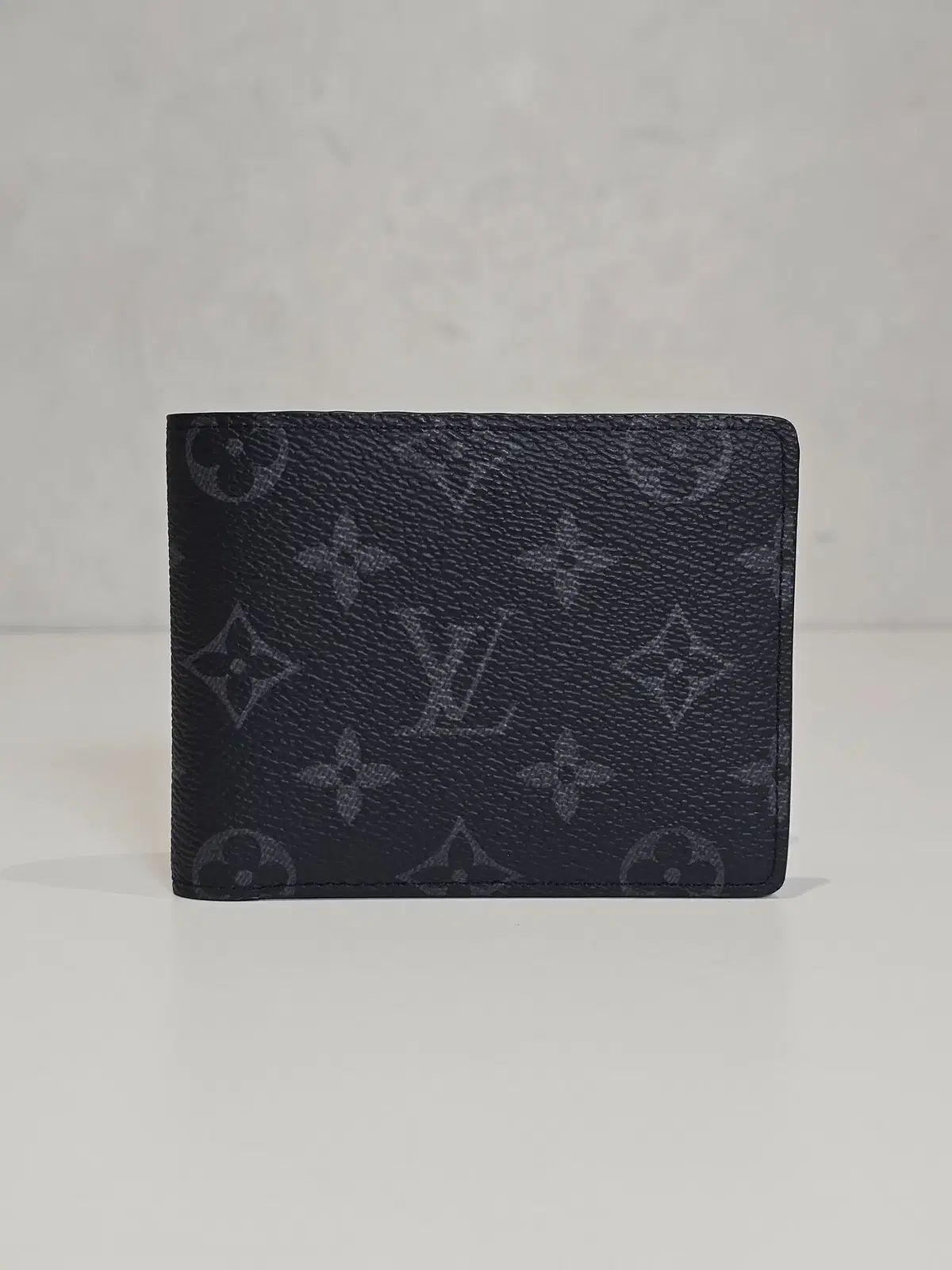 ラックスオール Louis Vuitton モノグラム エクリプス マルチプル 二つ折り財布 24年式 M 61695