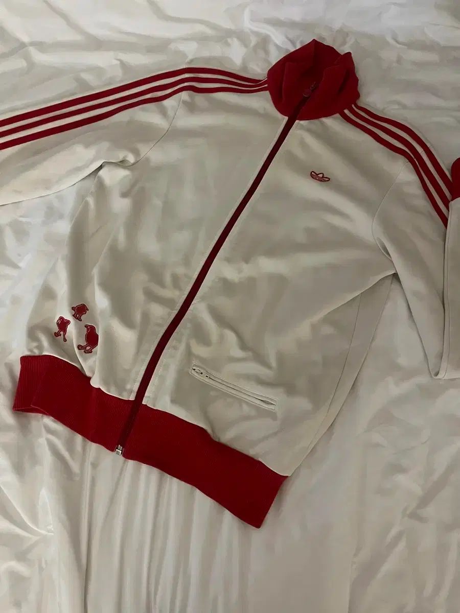 しおむすび様用わら敷シナノゴールド家庭用4kg、フジ家庭用B1kgとご指定5kg