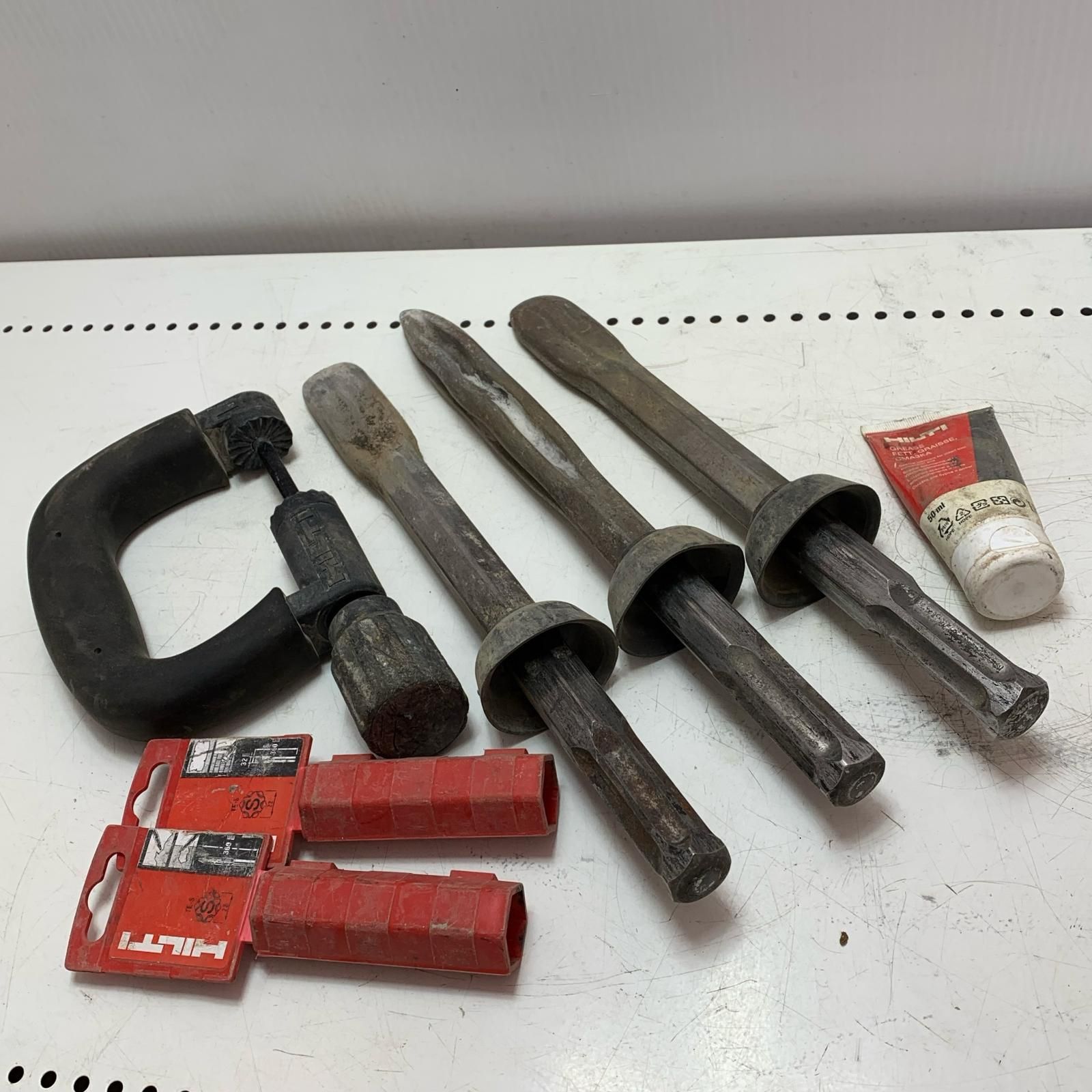 Hilti ヒルティ 電動コンクリートブレーカー TE 800-AVR レッド