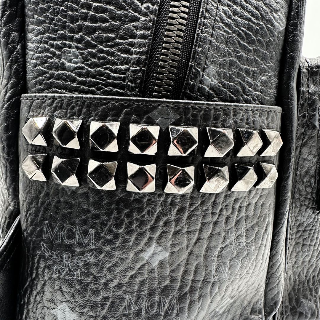 美品】MCM ヴィセトス スタッズ レザー リュックサック - メルカリ