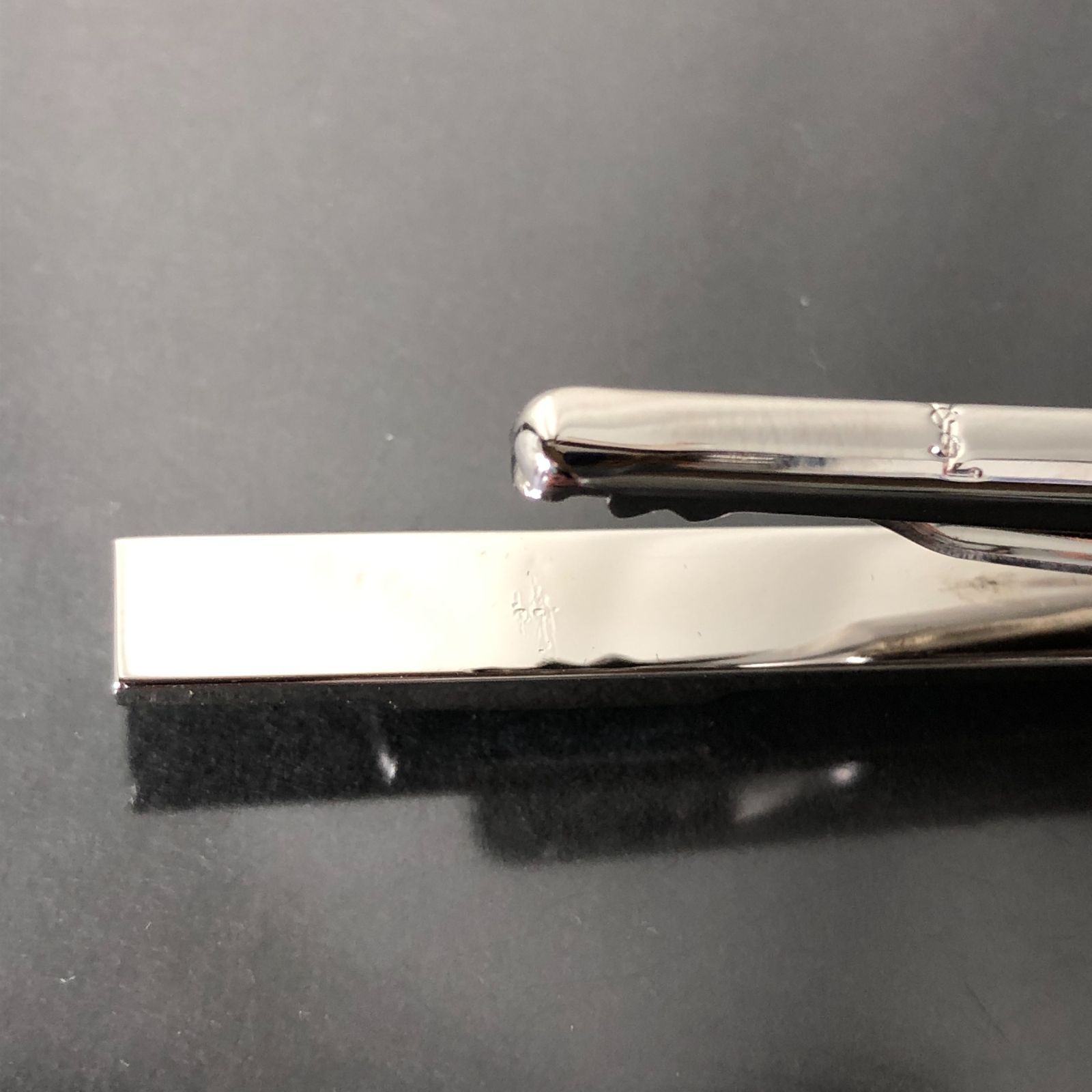 YSL イヴサンローラン ロゴ ネクタイピン シルバーカラー ビジネス