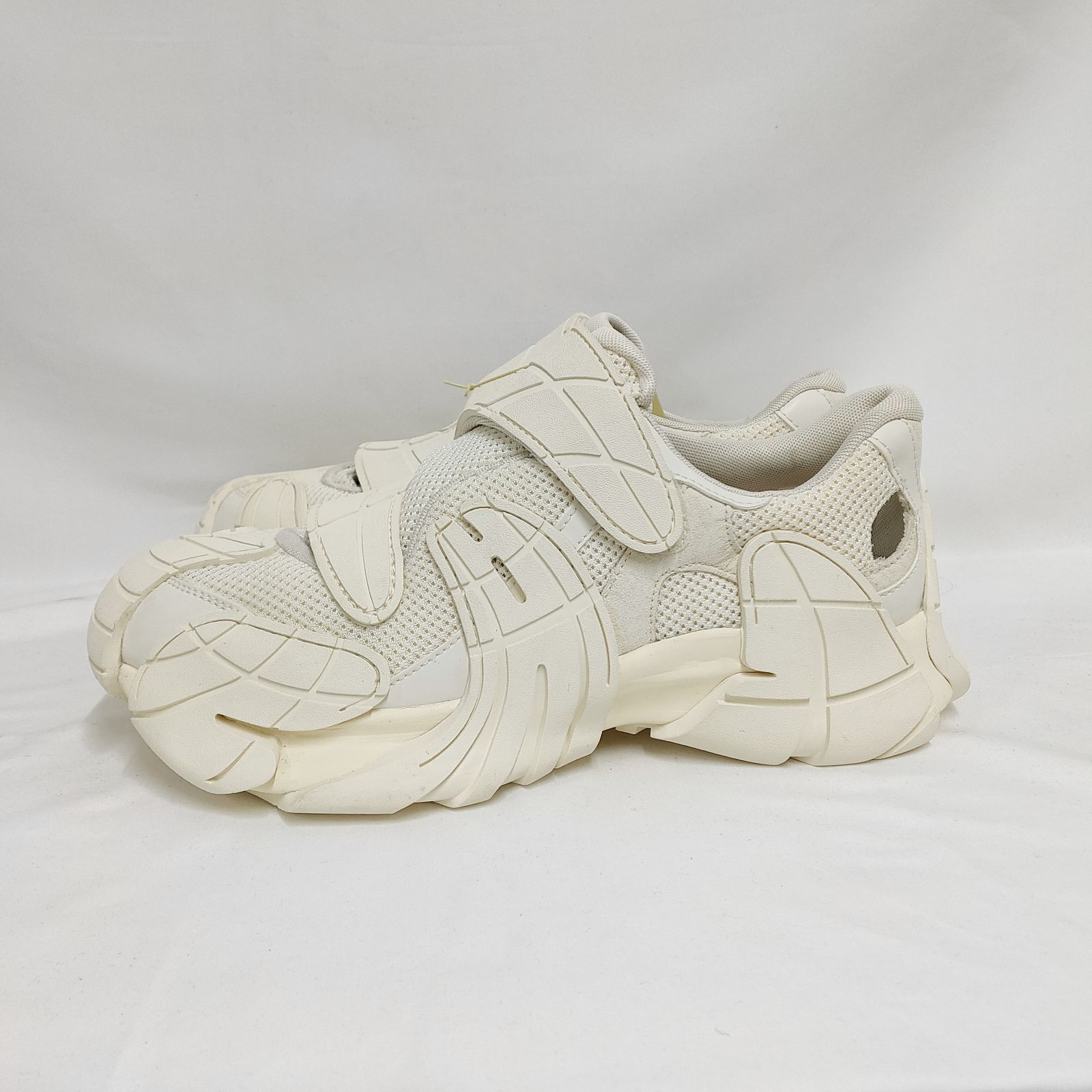 新品 未使用 カンペールラボ トルメンタ スニーカー ホワイト 27.5cm