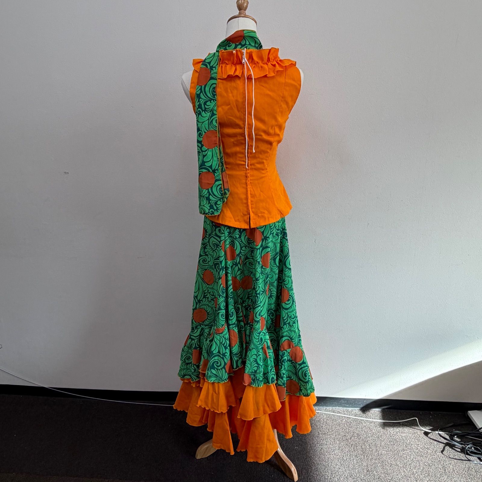 フラメンコ衣装 ツーピース フリル オレンジ グリーン 柄物 スカーフ